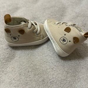 Newborn baby shoes